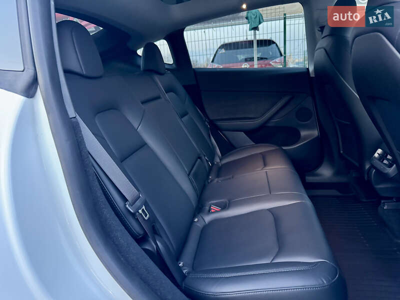 Позашляховик / Кросовер Tesla Model Y 2022 в Києві