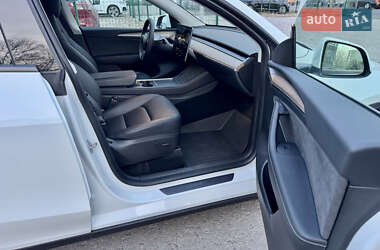 Внедорожник / Кроссовер Tesla Model Y 2022 в 