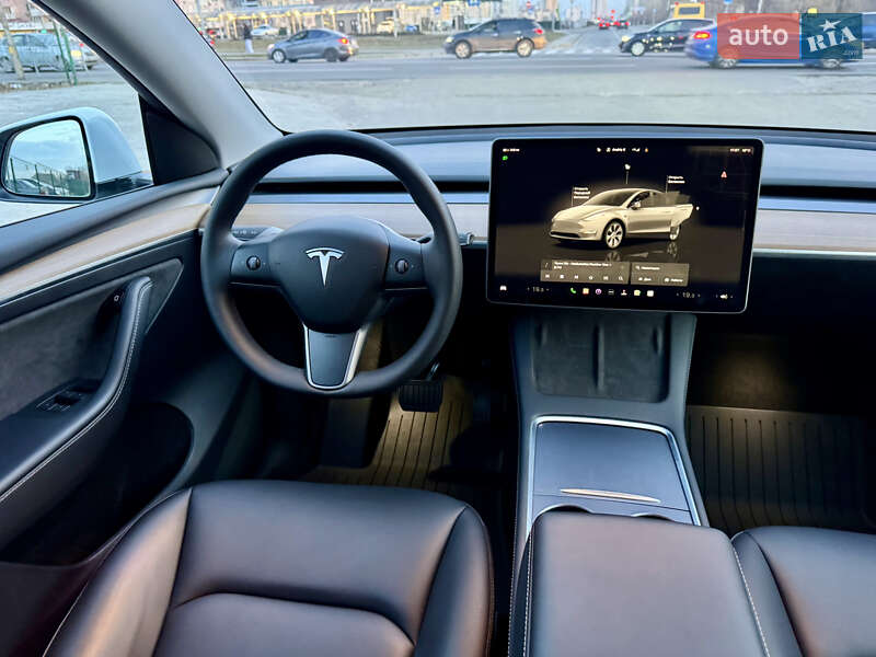 Позашляховик / Кросовер Tesla Model Y 2022 в Києві