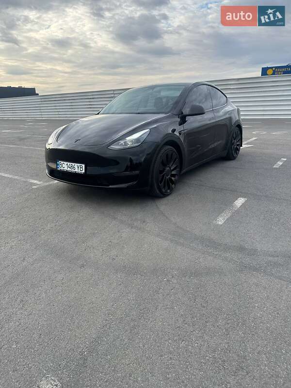 Tesla Model Y 2023