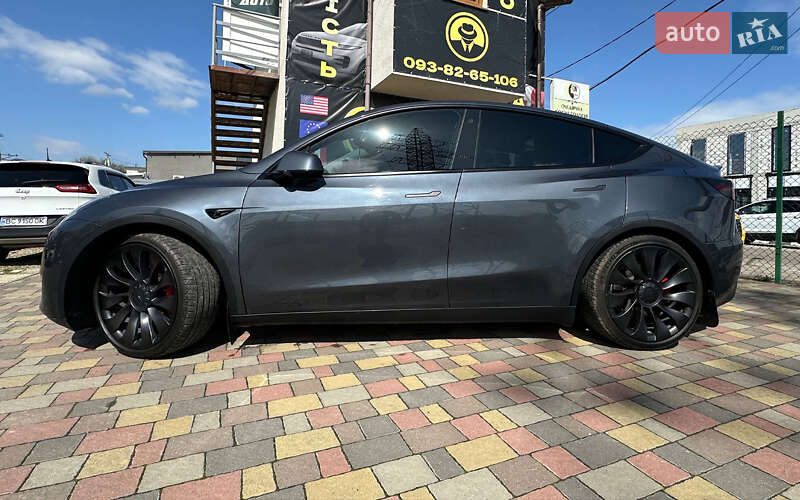 Позашляховик / Кросовер Tesla Model Y 2021 в Стрию