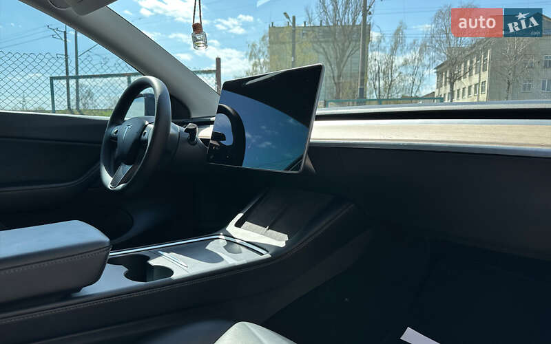 Позашляховик / Кросовер Tesla Model Y 2021 в Стрию