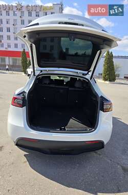 Внедорожник / Кроссовер Tesla Model Y 2022 в 