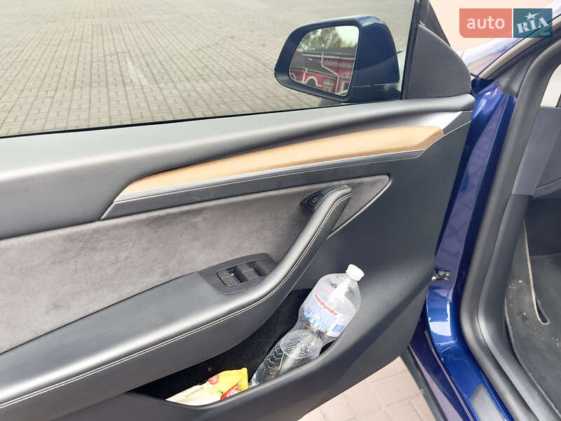 Внедорожник / Кроссовер Tesla Model Y 2023 в Каменском