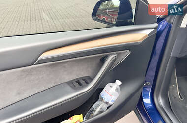 Позашляховик / Кросовер Tesla Model Y 2023 в 