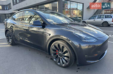 Позашляховик / Кросовер Tesla Model Y 2024 в 