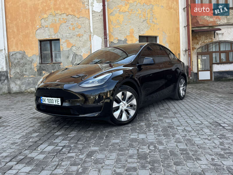 Внедорожник / Кроссовер Tesla Model Y 2022 в Дубно