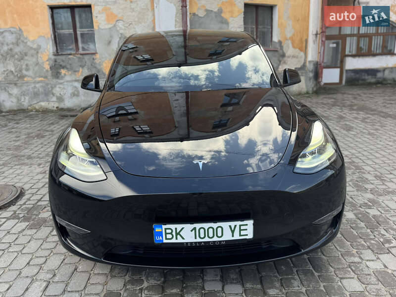 Внедорожник / Кроссовер Tesla Model Y 2022 в Дубно