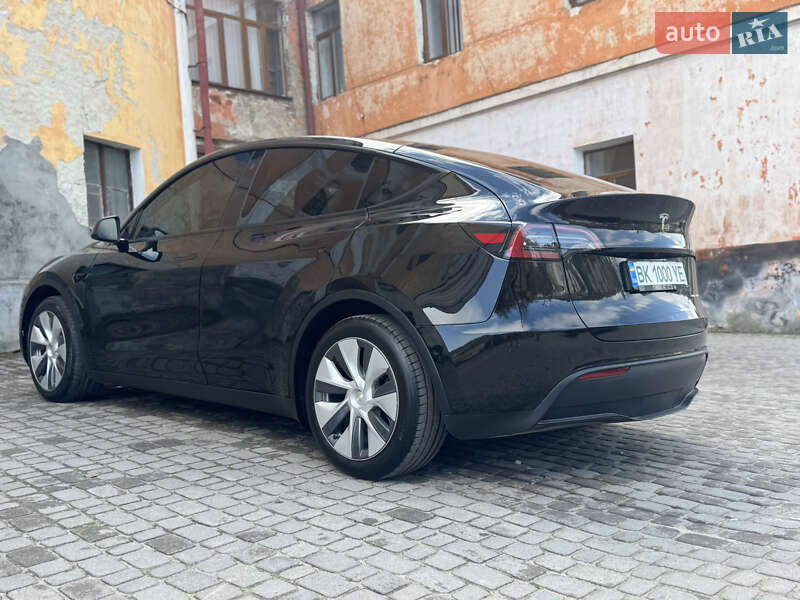 Внедорожник / Кроссовер Tesla Model Y 2022 в Дубно