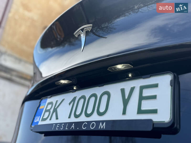 Внедорожник / Кроссовер Tesla Model Y 2022 в Дубно