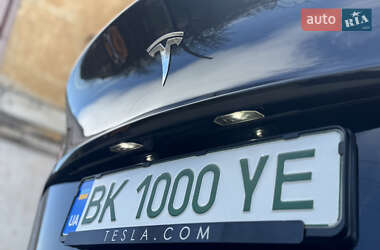 Внедорожник / Кроссовер Tesla Model Y 2022 в 