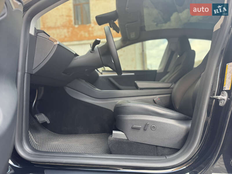 Внедорожник / Кроссовер Tesla Model Y 2022 в Дубно