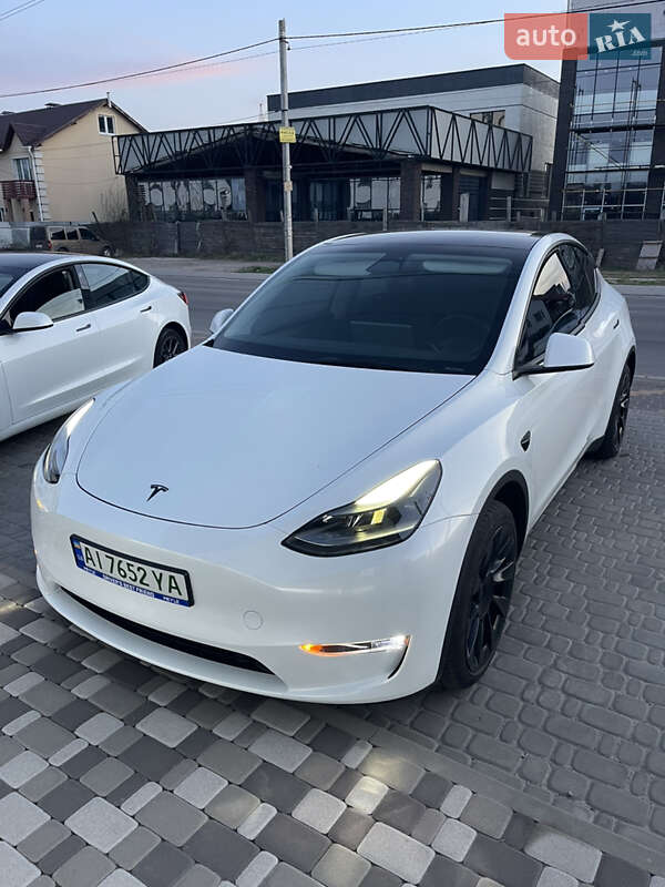 Tesla Model Y 2023