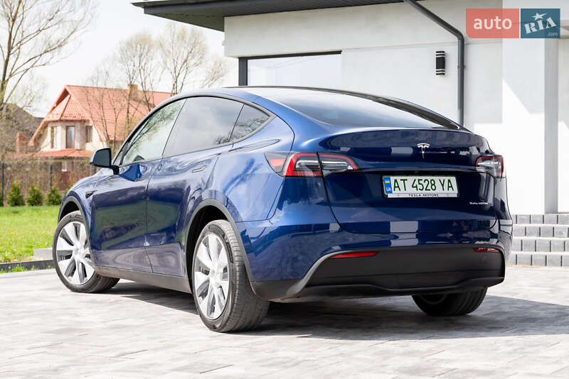 Tesla Model Y 2023