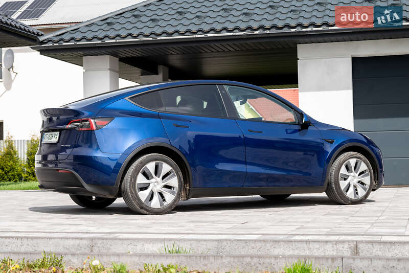 Позашляховик / Кросовер Tesla Model Y 2023 в Коломиї