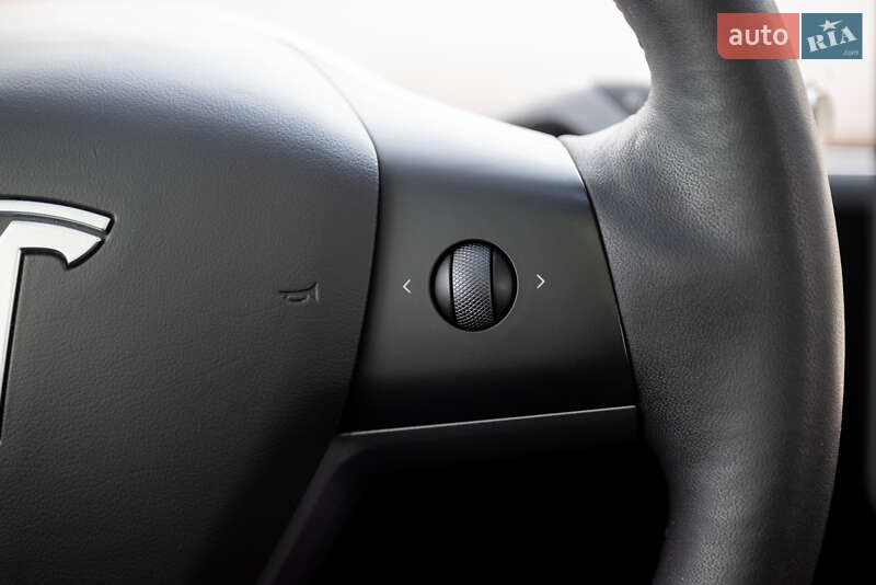 Позашляховик / Кросовер Tesla Model Y 2023 в Коломиї