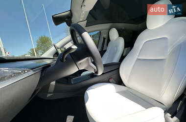 Внедорожник / Кроссовер Tesla Model Y 2021 в 