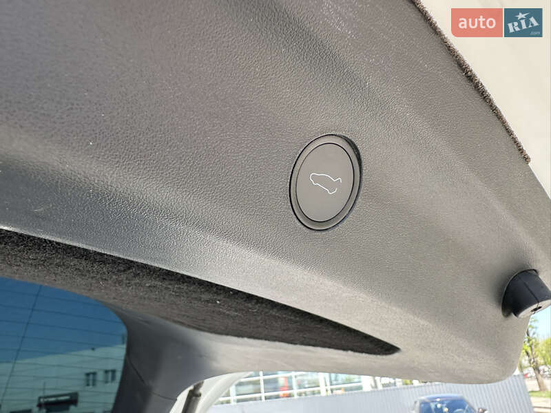 Внедорожник / Кроссовер Tesla Model Y 2021 в Кривом Роге