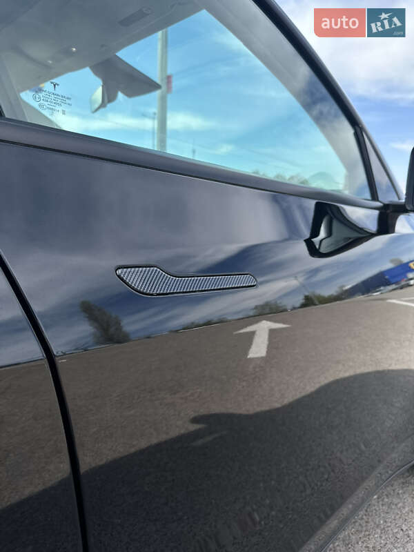 Позашляховик / Кросовер Tesla Model Y 2021 в Житомирі