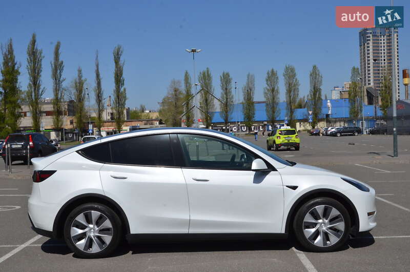 Внедорожник / Кроссовер Tesla Model Y 2022 в Киеве