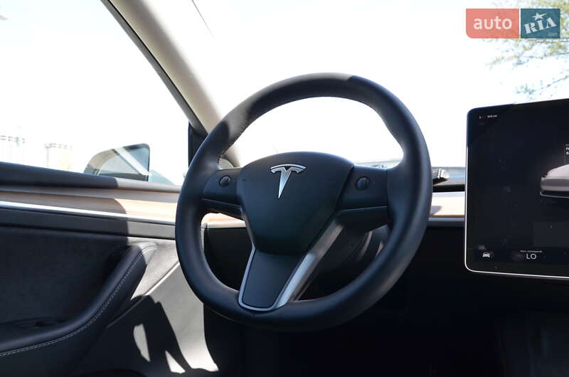 Внедорожник / Кроссовер Tesla Model Y 2022 в Киеве