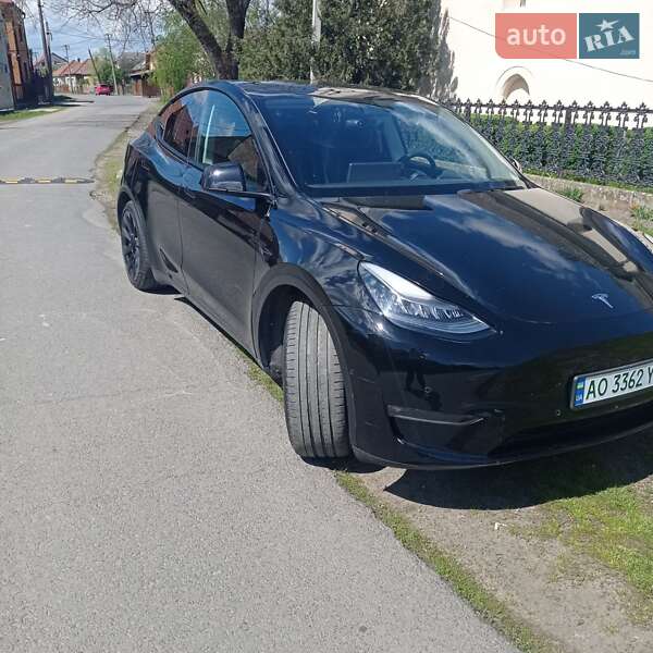 Tesla Model Y 2021