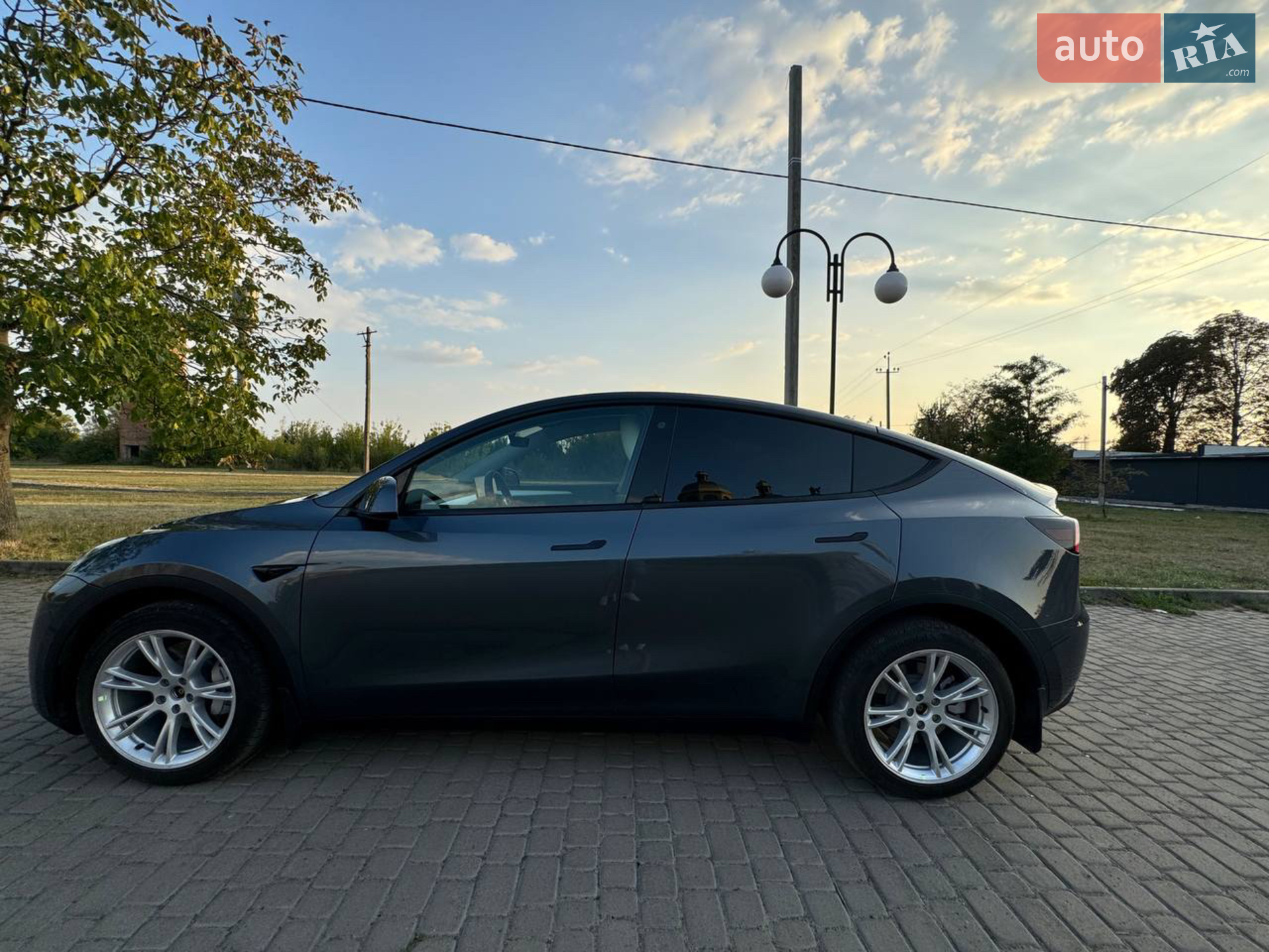 2023 Tesla Model Y - мініатюра 4