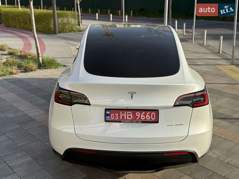 Внедорожник / Кроссовер Tesla Model Y 2023 в Киеве