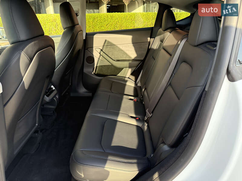 Внедорожник / Кроссовер Tesla Model Y 2023 в Киеве