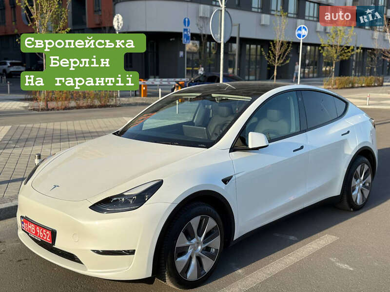 Tesla Model Y 2023