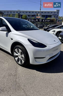 Позашляховик / Кросовер Tesla Model Y 2024 в 