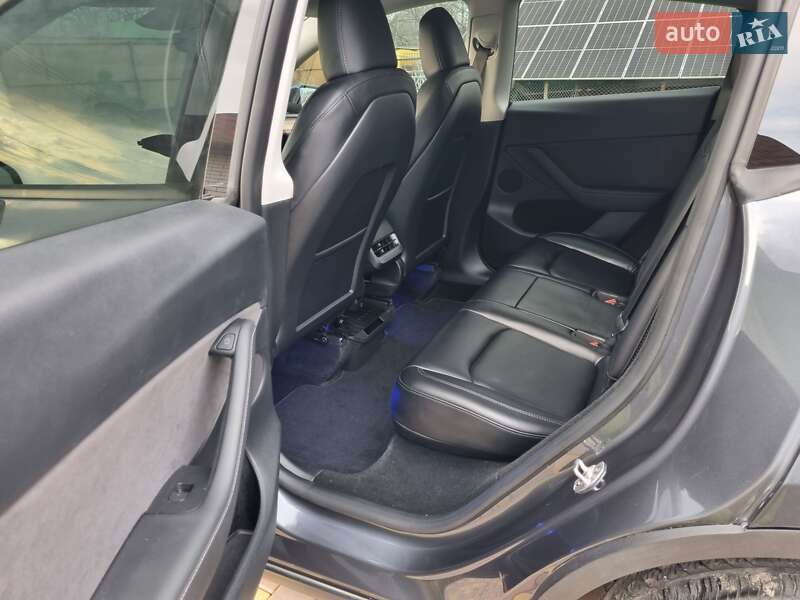 Внедорожник / Кроссовер Tesla Model Y 2023 в Новомосковске
