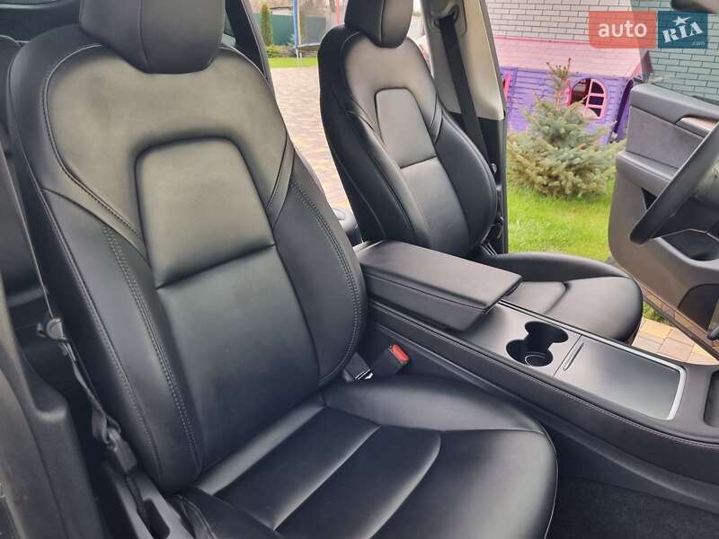 Внедорожник / Кроссовер Tesla Model Y 2023 в Новомосковске
