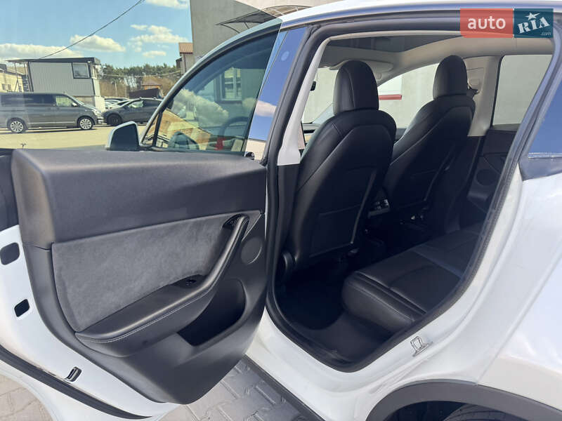 Внедорожник / Кроссовер Tesla Model Y 2020 в Луцке