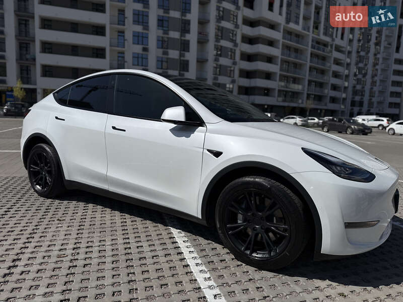 Внедорожник / Кроссовер Tesla Model Y 2022 в Киеве