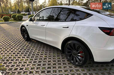 Внедорожник / Кроссовер Tesla Model Y 2024 в 