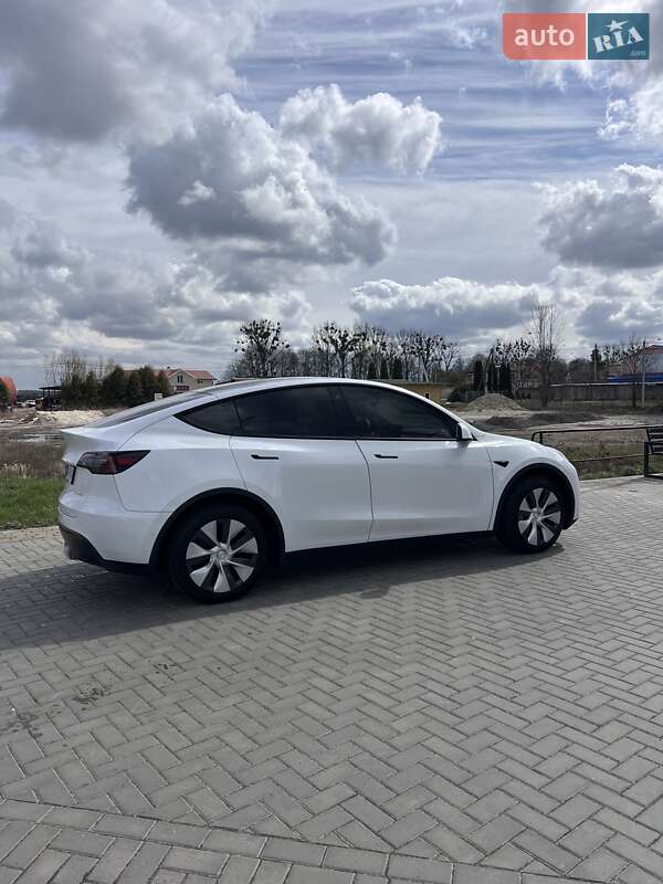 Позашляховик / Кросовер Tesla Model Y 2022 в Львові