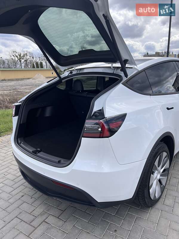 Позашляховик / Кросовер Tesla Model Y 2022 в Львові