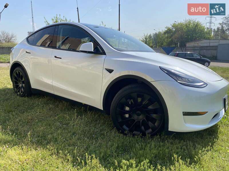 Позашляховик / Кросовер Tesla Model Y 2023 в 