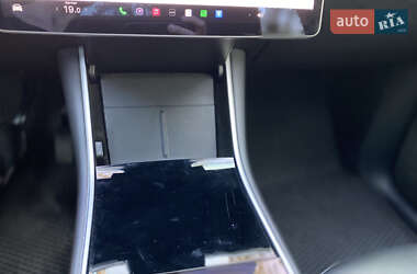 Внедорожник / Кроссовер Tesla Model Y 2020 в 