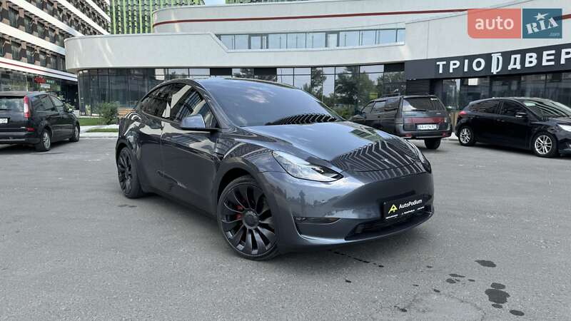 Внедорожник / Кроссовер Tesla Model Y 2021 в Киеве