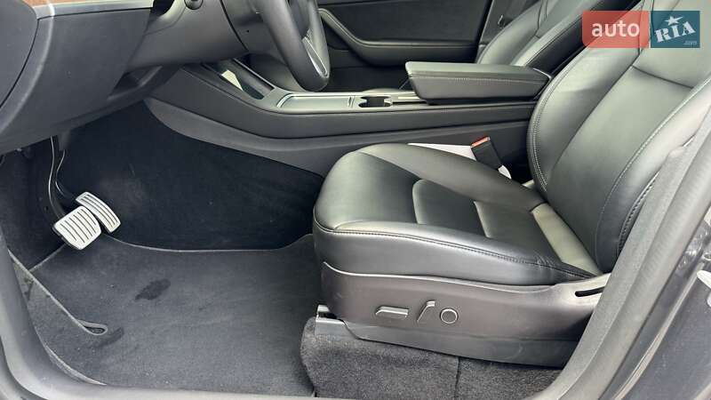 Внедорожник / Кроссовер Tesla Model Y 2021 в Киеве