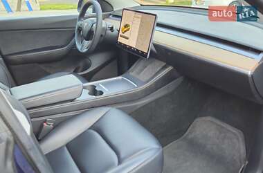 Внедорожник / Кроссовер Tesla Model Y 2021 в 