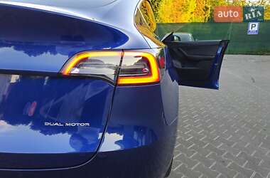 Внедорожник / Кроссовер Tesla Model Y 2021 в 