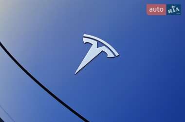 Внедорожник / Кроссовер Tesla Model Y 2021 в 