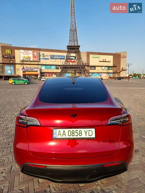 Позашляховик / Кросовер Tesla Model Y 2024 в Києві
