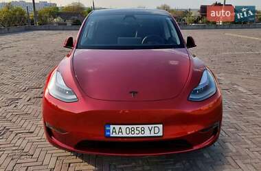 Позашляховик / Кросовер Tesla Model Y 2024 в 