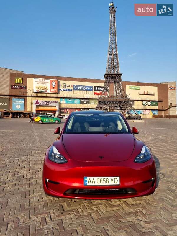 Позашляховик / Кросовер Tesla Model Y 2024 в Києві