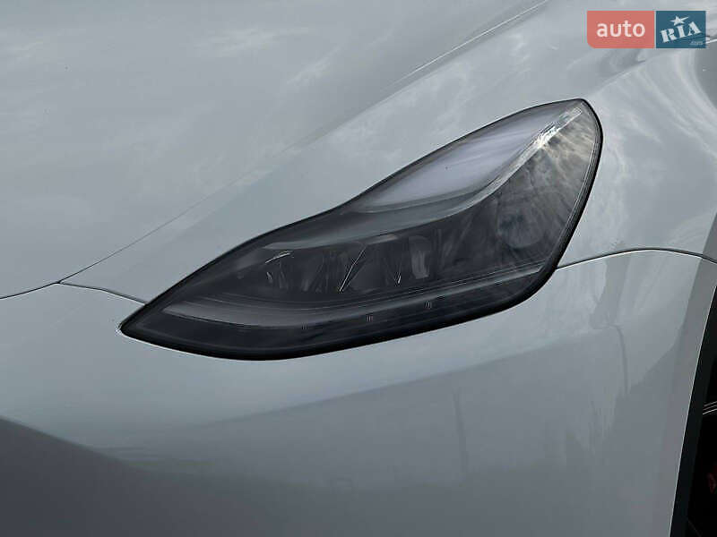 Внедорожник / Кроссовер Tesla Model Y 2023 в Киеве