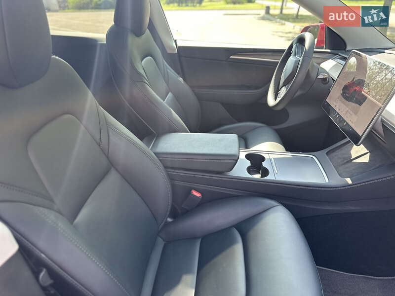 Внедорожник / Кроссовер Tesla Model Y 2023 в Кривом Роге